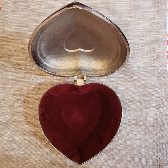 Vintage Metal Heart Shaped Jewelry Box - Picture 2 of 8